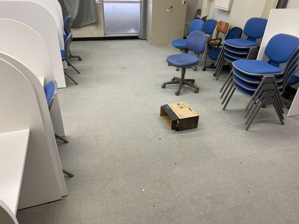 高校教室の床工事をご紹介！