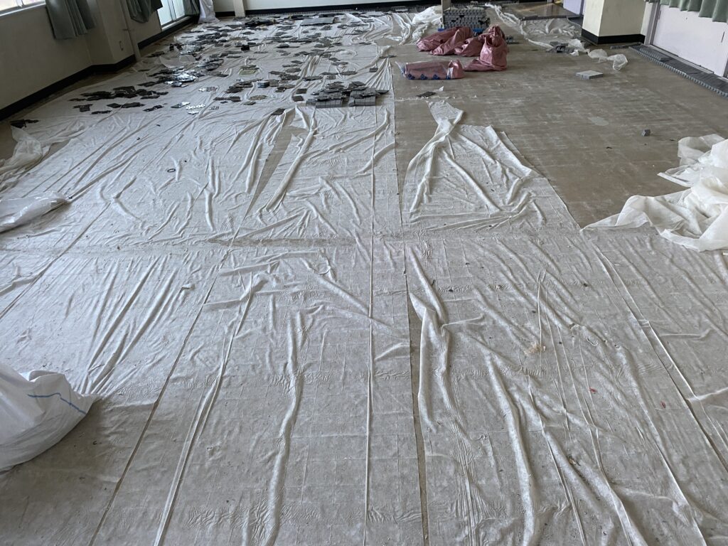 高校教室の床工事をご紹介！