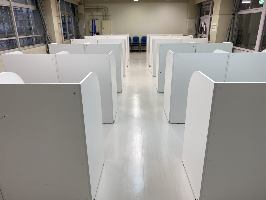 高校教室の床工事をご紹介！